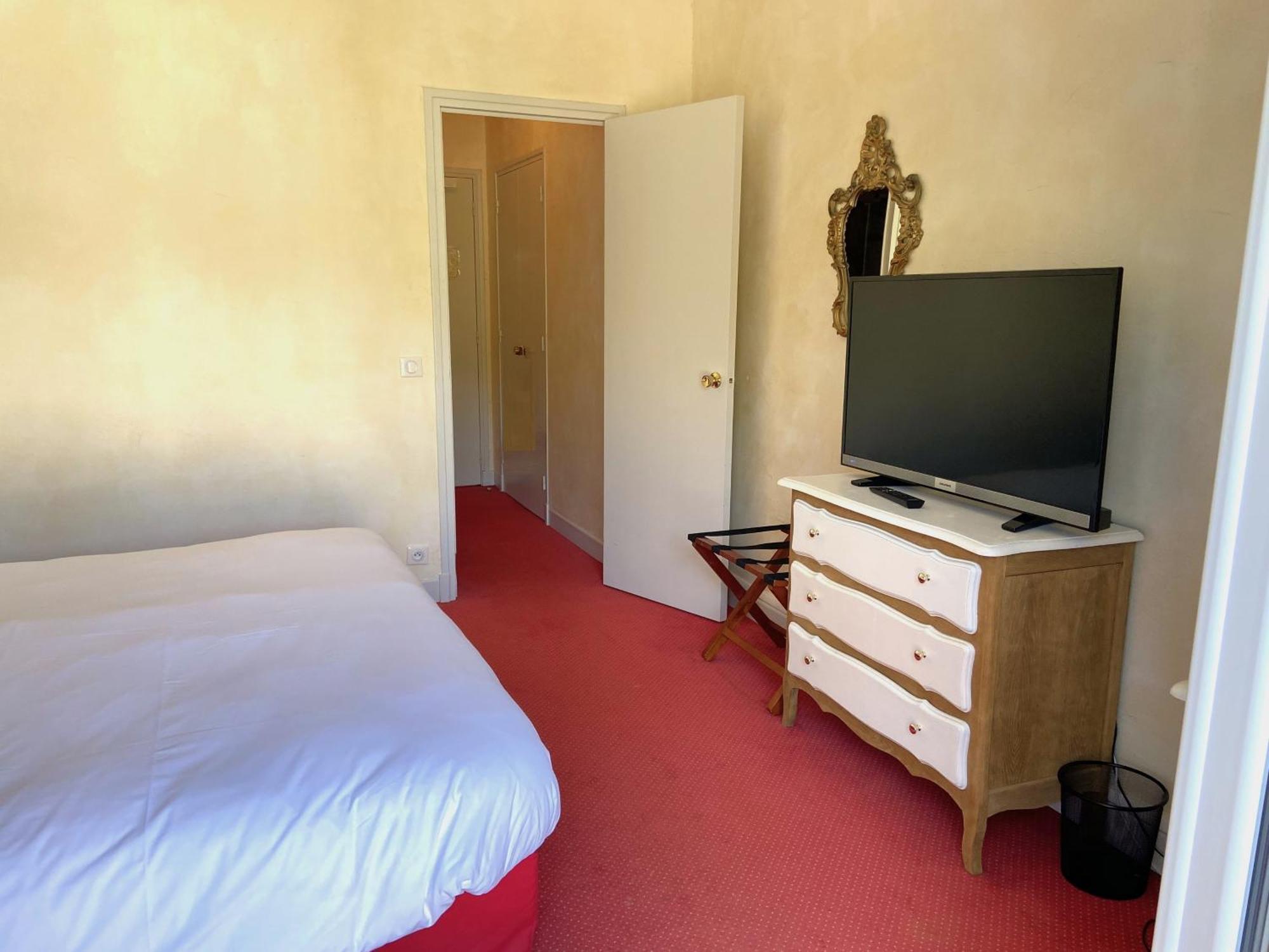 Hotel Beausejour Vic-sur-Cère Quarto foto
