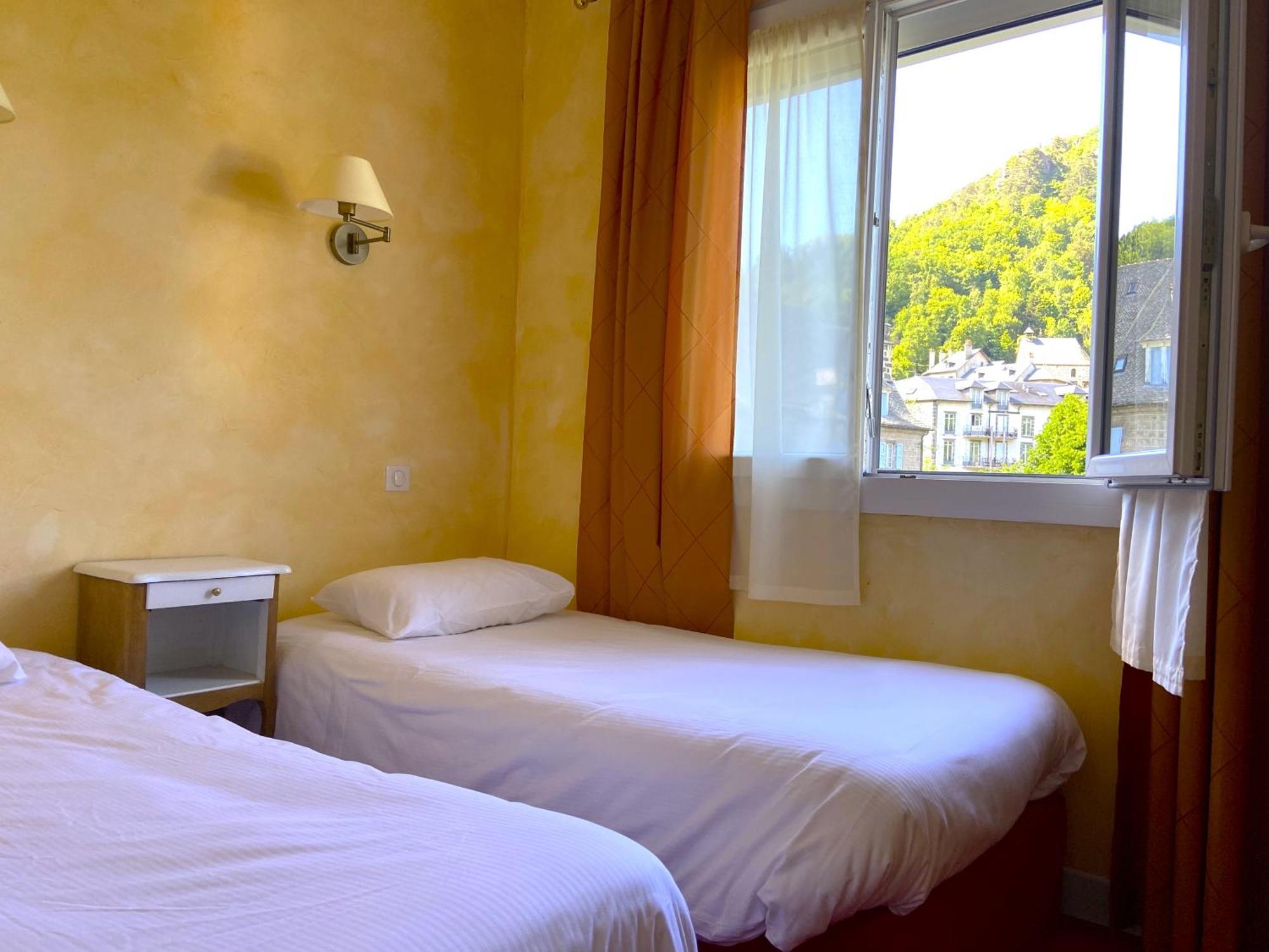 Hotel Beausejour Vic-sur-Cère Quarto foto